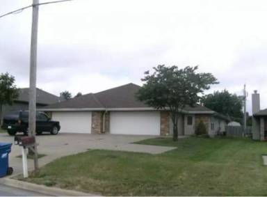 Main picture of 913 N Main St