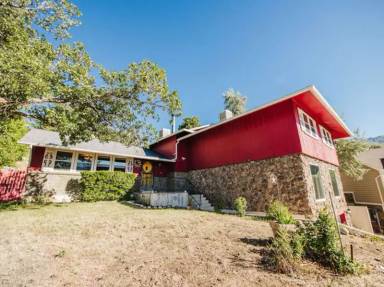 Main picture of 5625 Crestwood Dr