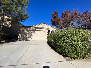 Main picture of 10331 Vendaval Ave NW