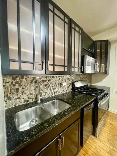 Main picture of 3549 W Dickens Ave