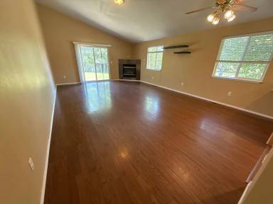 Main picture of 1214 NE Glacier Ridge Rd