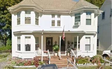 Main picture of 13 Concord St