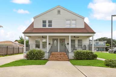 Main picture of 6335 Marshal Foch St