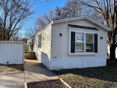 Main picture of Colonial Gardens Manufactured Home Community