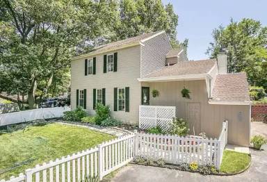 Main picture of 295 Sugartown Rd