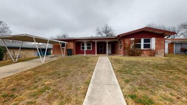 Main picture of 1805 Crestview Dr