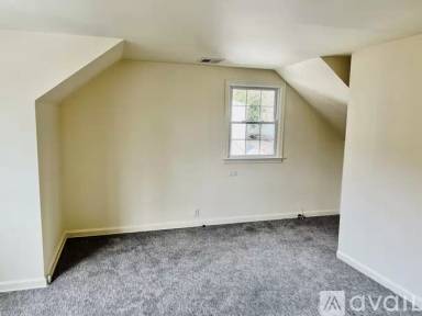 Main picture of 5 Kensico Knoll Pl