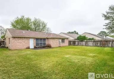 Main picture of 1215 New Tree Ln