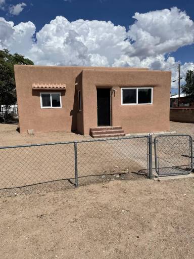 Main picture of 1924 Edith Blvd SE