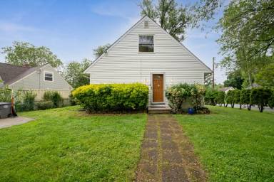 Main picture of 5714 Ridgway Ave