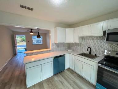Main picture of 414 SE 8th St