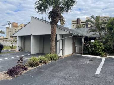 Main picture of 100 Coral Way E