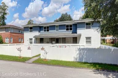 Main picture of 2 W 53rd St