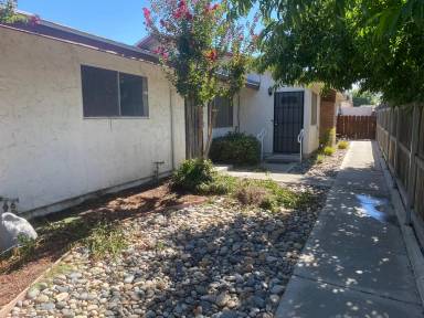 Main picture of 450 S 19th Ave