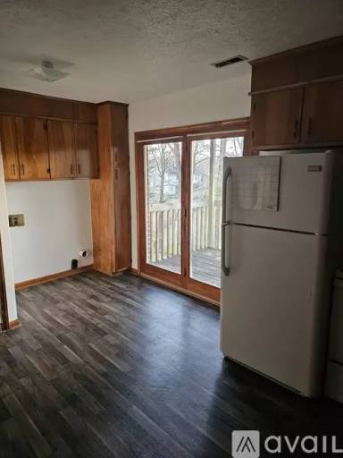 Main picture of 325 Long St
