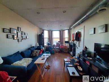 Main picture of 2603 W Chicago Ave