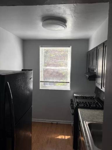 Main picture of 1560 27th St SE
