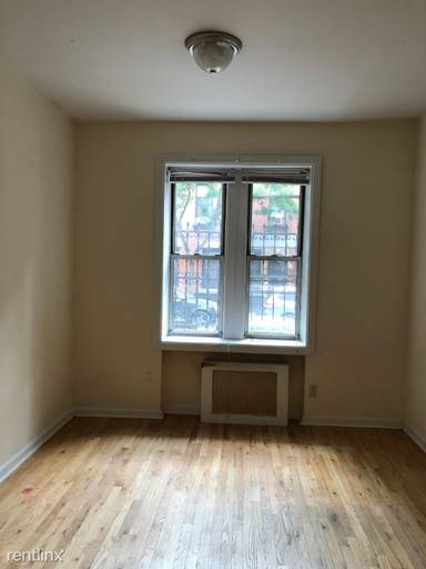 Main picture of 402 W 44th St
