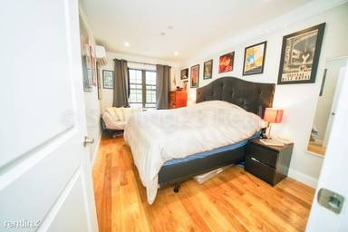 Main picture of 2121 Steinway St