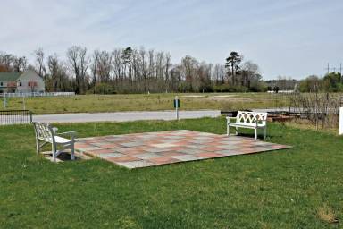 Main picture of 804 S Adams Landing Rd