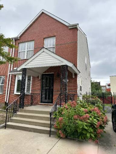 Main picture of 810 N Park Ave
