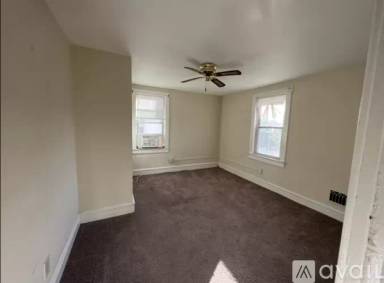 Main picture of 49 N Poplar St