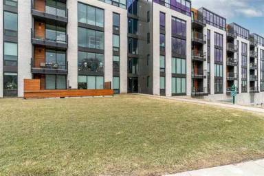 Main picture of One University Place, North Tower