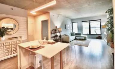 Main picture of 1029 W Addison St