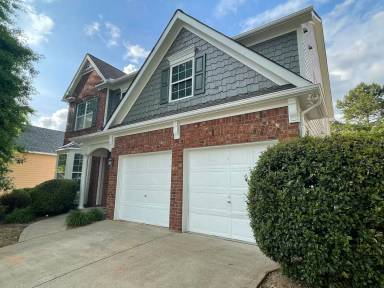 Main picture of 807 Slope Creek Way