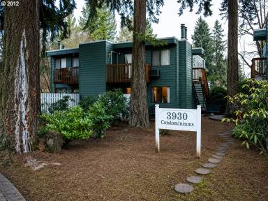 Main picture of 3930 Lake Grove Ave