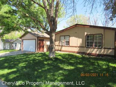 Main picture of 25 Cedar Cir