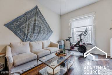 Main picture of 2531 N Burling St