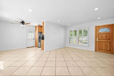 Main picture of 7822 Quimby Ave