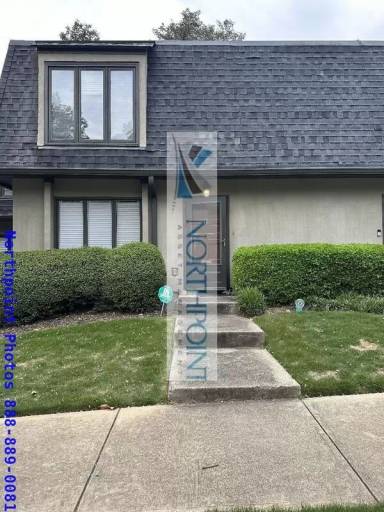 Main picture of 17 Ivy Rdg NE