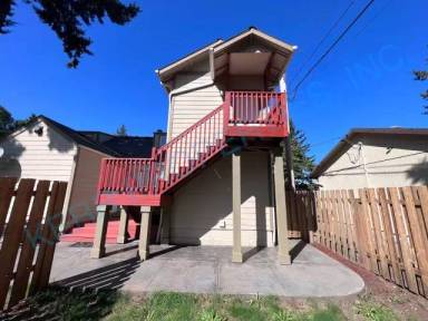 Main picture of 14530 SE Main St