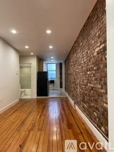 Main picture of 15 Stanton St