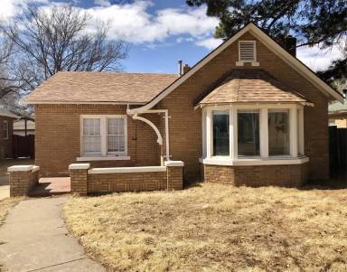 Main picture of 2416 S Washington St