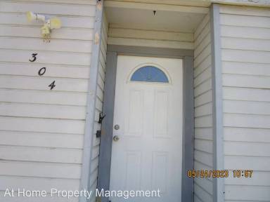 Main picture of 304 Griffiths St