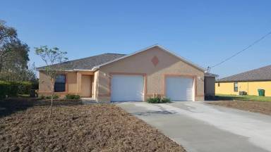 Main picture of 844 SW 39th Ter