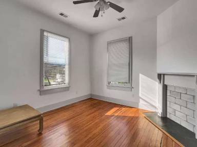 Main picture of 312 W 42nd St