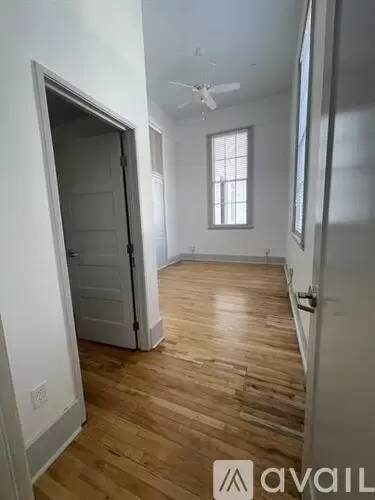 Main picture of 315 W 38th St