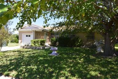 Main picture of 905 S 40th St