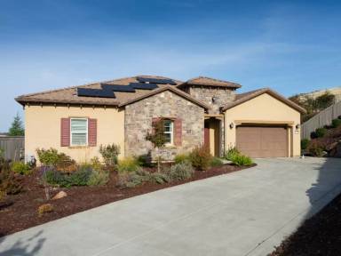 Main picture of 325 Eagle Creek Ct
