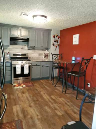 Main picture of 1501 Pratt Cir