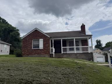Main picture of 304 Superior Dr
