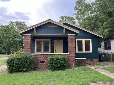 Main picture of 701 28th St SW