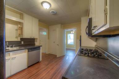 Main picture of 205 W 55th St