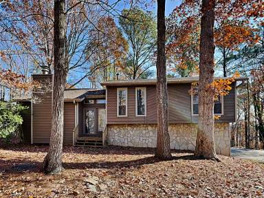 Main picture of 619 Green Valley Dr SE