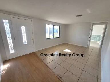 Main picture of 1535 Toledo St