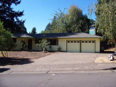Main picture of 1710 NW Woodland Dr